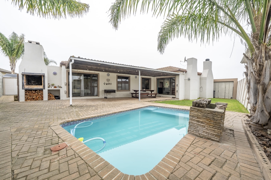 3 Bedroom Property for Sale in Jakarandas Western Cape